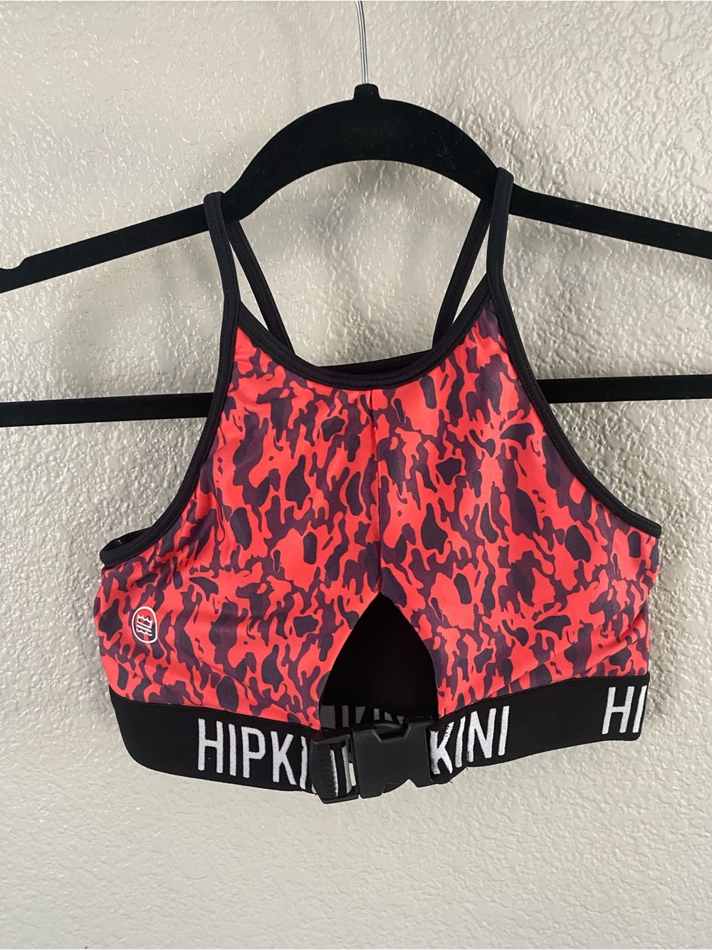 HIPKINI Red Camo High-Neck Sports bra/ Top